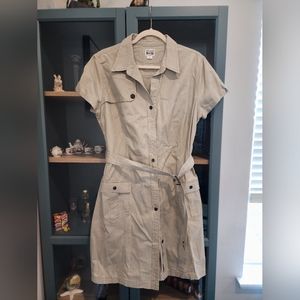 Converse sports dress  size x-large